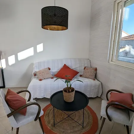 Avec Terrasse Et Balcon アパート