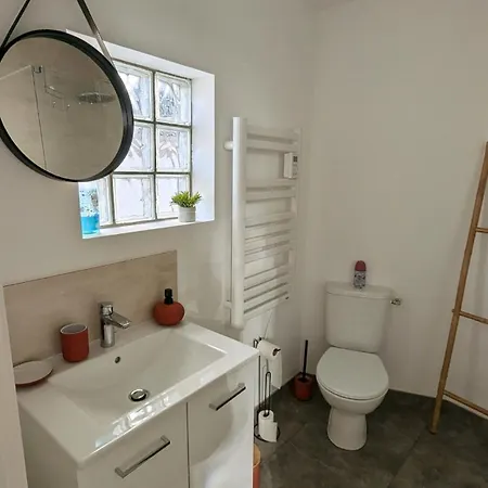 Apartment Avec Terrasse Et Balcon *